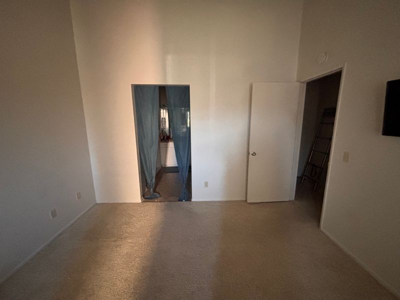roommates in Laguna Hills Private Room in 2Bed.1.5Bath - cirtru.com