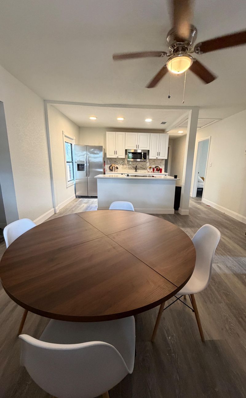 roommates in Undisclosed, Tampa, FL 33604 Lowry Park North Home, a 4 minute walk to transit stop Waters Ave @ Ashley St (id. 30193) - cirtru.com