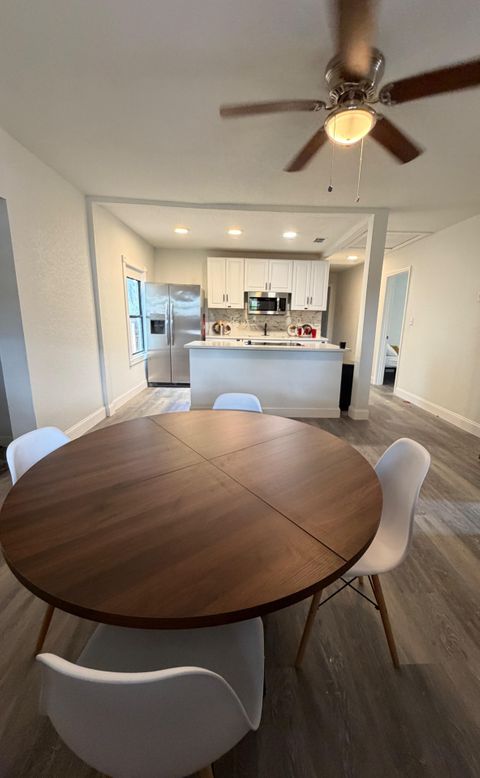 Lowry Park North Home, a 4 minute walk to transit stop Waters Ave @ Ashley St (id. 30193)