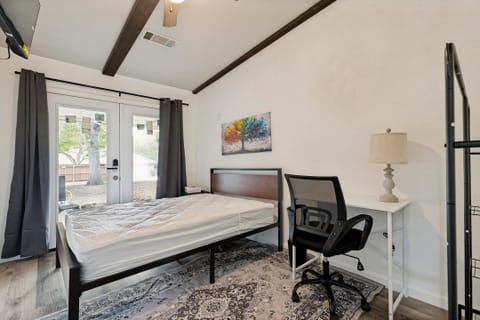 Mid Century Ranch Retreat in McKinney | Quiet Long Term Living + Fully Furnished  Optional wall-mounted TV in Every Room (id. 33490)