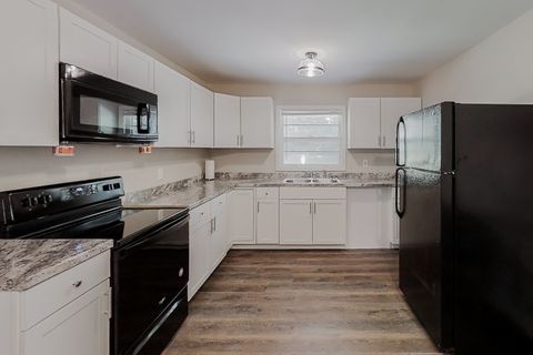 roommates in Undisclosed, Stone Mountain, GA 30083 Hickory Hills Estates Home, a 8 minute walk to transit stop N Hairston Rd & 452 (id. 1067) - cirtru.com