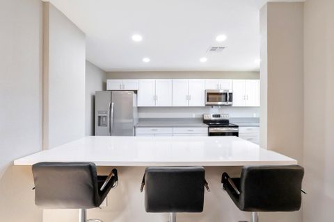 SUPERHOST Newly Remodeled Home w/ HUGE Yard Gazebo, Dining & Living Room, 2x a Month Cleaning, FREE Washer & Dryer, 3 Large Fridges, Workspace, Near Highways in Glendale, REMOTE WORK Friendly (id. 8111)
