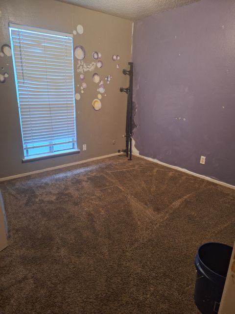 Private Room in 3Bed.1.5Bath