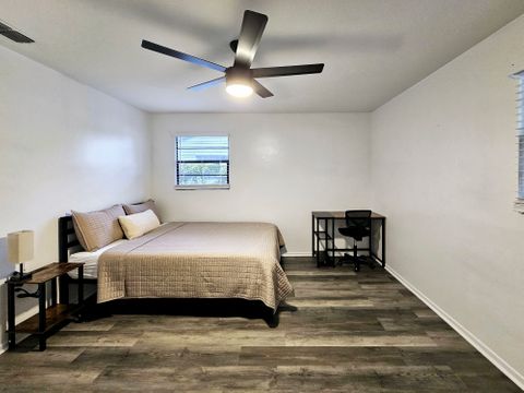 Spring Hill Duplex / Multiplex with Dining area. Comfortable & spacious (id. 12193)