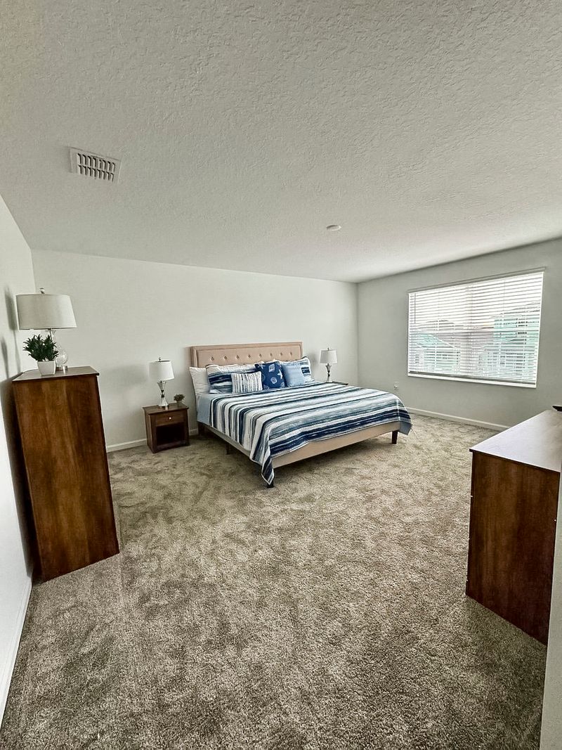 Private Furnished Room • Utilities Included • Wi-Fi • Safe Parking • Near Lakeland & Winter Haven (id. 14428)