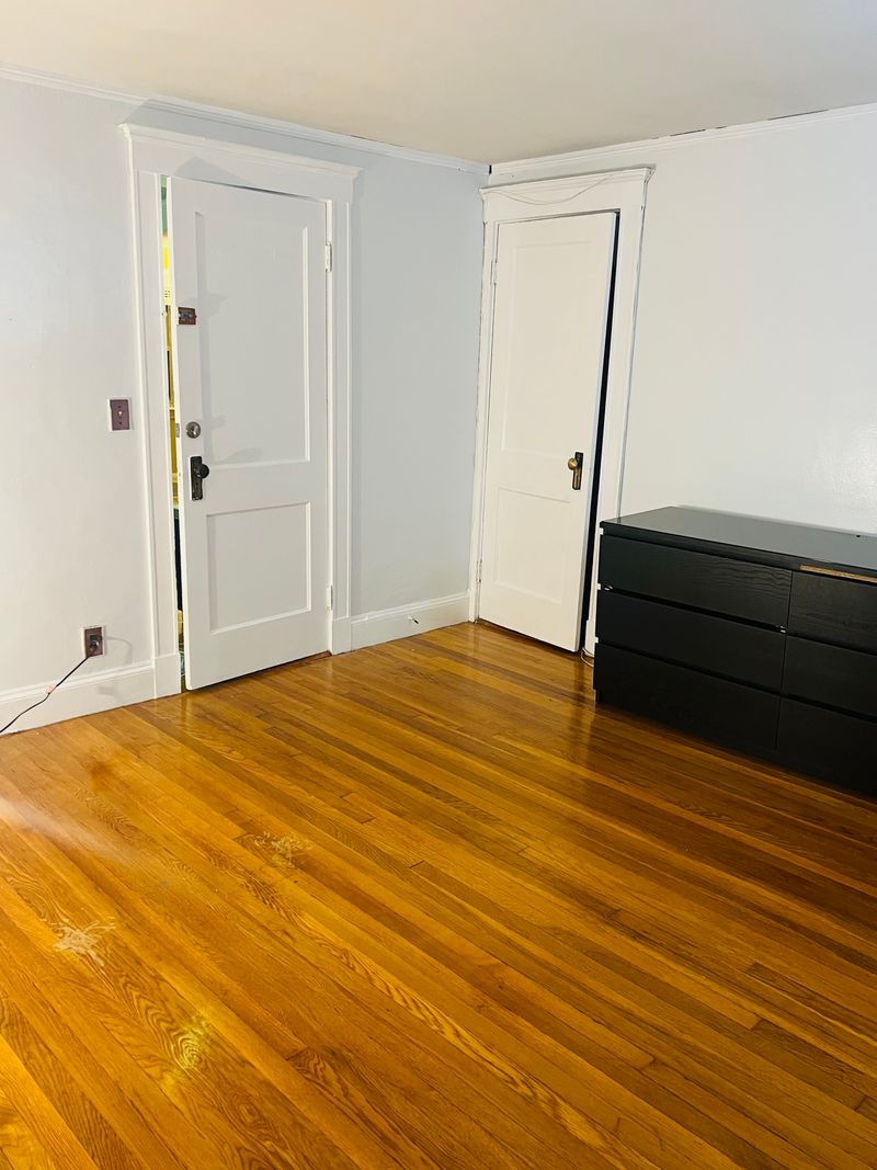 roommates in Brighton Private Room in 4Bed.1.5Bath - cirtru.com