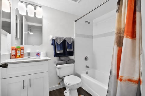 Entire Place 4Bed.4Bath