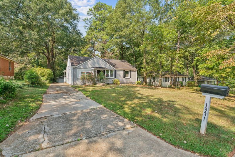 Modern & newly-renovated Decatur House with Dining area (id. 9376)