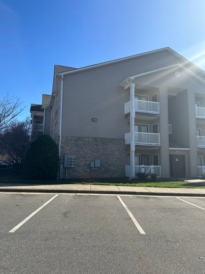 roommates in Winston-Salem Private Room in 2Bed.2Bath - cirtru.com