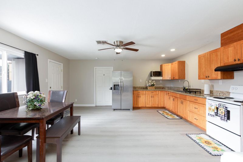 roommates in Undisclosed, Las Vegas, NV 89104 Spacious House, Downtown, Central comfort. (id. 29879) - cirtru.com