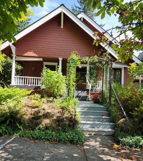 roommates in Vancouver Entire Place 2Bed.1Bath - cirtru.com