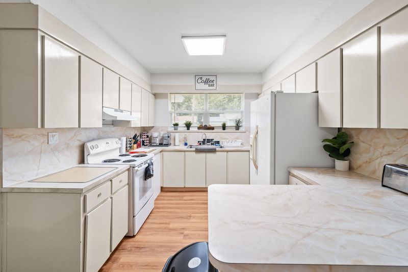 roommates in Undisclosed, Palatka, FL 32177 Live in Palatka, FL  NEWLY RENOVATED HOME!  Big, open rooms  Sun-filled windows  Fresh, modern vibe 

Don’t miss your chance to call this beauty HOME! (id. 17973) - cirtru.com