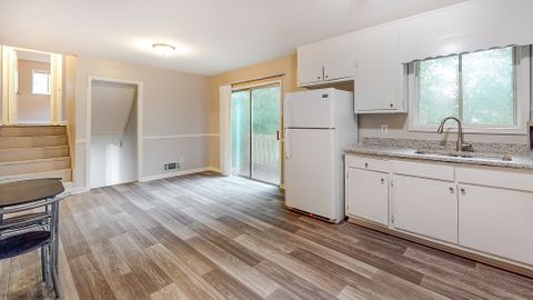 Amazing property! Under NEW ownership! Great Location! Spacious Rooms!  FAST INTERNET! Don't Miss Out! (id. 1744)