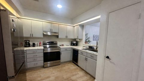Orlando Home, a 8 minute walk to transit stop Rhode Island Woods Blvd and Salem Woods Lane (id. 19884)