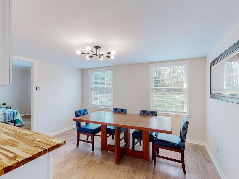 roommates in Undisclosed, College Park, GA 30337 Best-Value Co-Living — 5 Minutes from ATL Airport.  

 5-10% Off Your First 6 Weeks!  No move-in fee for most rooms. (id. 27632) - cirtru.com