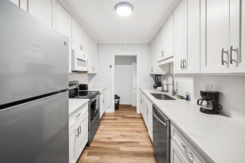 YOUR NEW JACKSONVILLE HOME AWAITS! 
 Newly Renovated • Cozy Living • Prime Location (id. 34485)