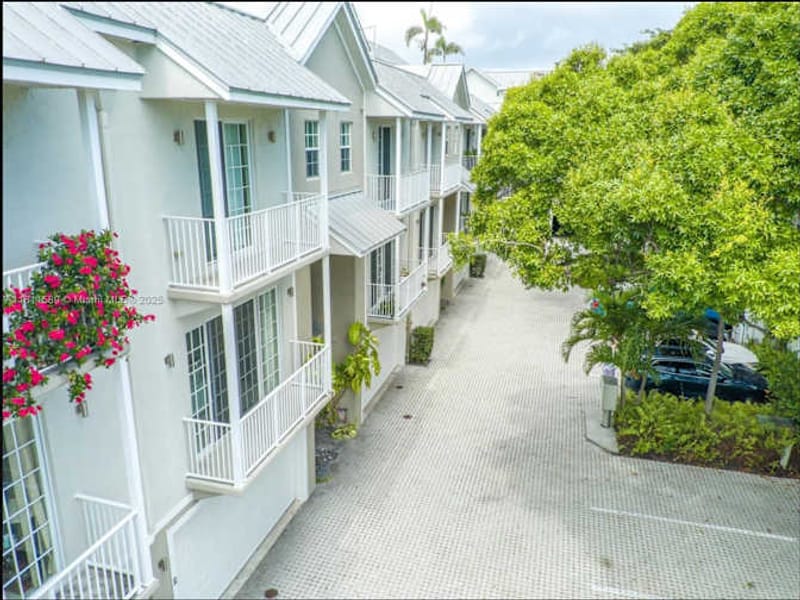 roommates in Wilton Manors Room3Bed.3.5Bath - cirtru.com