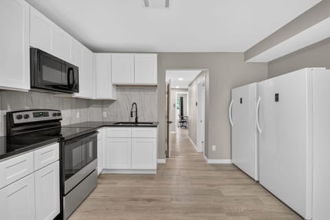 roommates in Undisclosed, Houston, TX 77028 Northeast Houston Co-Living Space near I-610 Transit Links (id. 38315) - cirtru.com