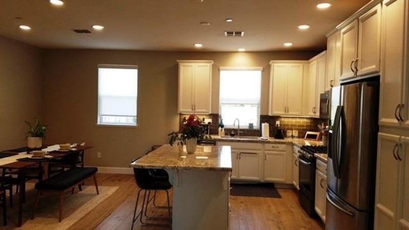 Private Room in 3Bed.3Bath