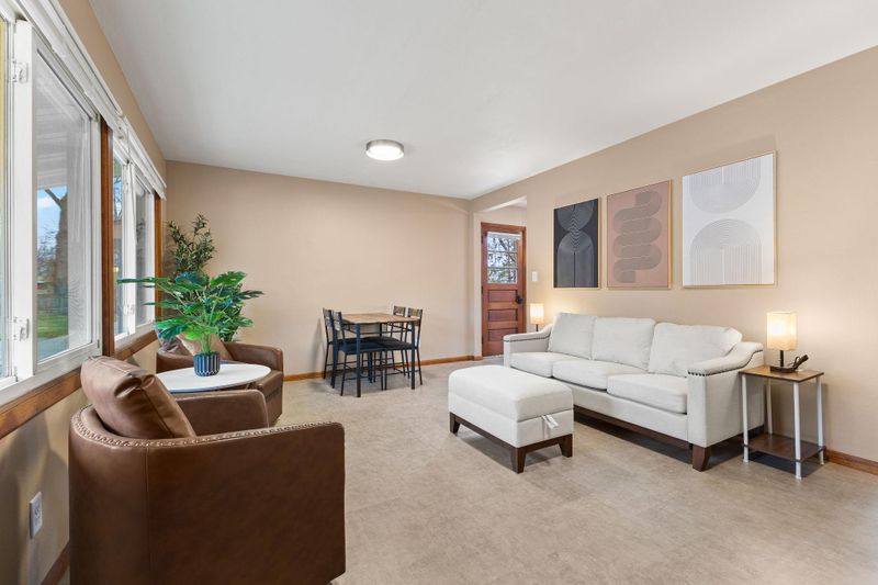 roommates in Undisclosed, White Bear Lake, MN 55110 Completely Renovated Space in White Bear Lake! (id. 32081) - cirtru.com