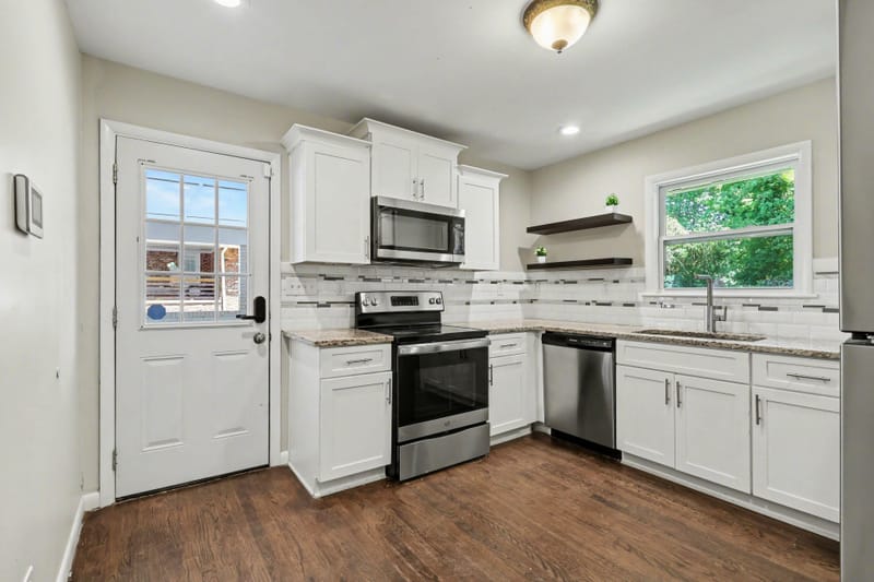 roommates in Undisclosed, Decatur, GA 30032 Brand New  LARGE rooms  Smart TVs   Fast-WiFi  Workspace  24/7 Support  Private Ensuites   5-min walk to the MARTA (id. 35578) - cirtru.com
