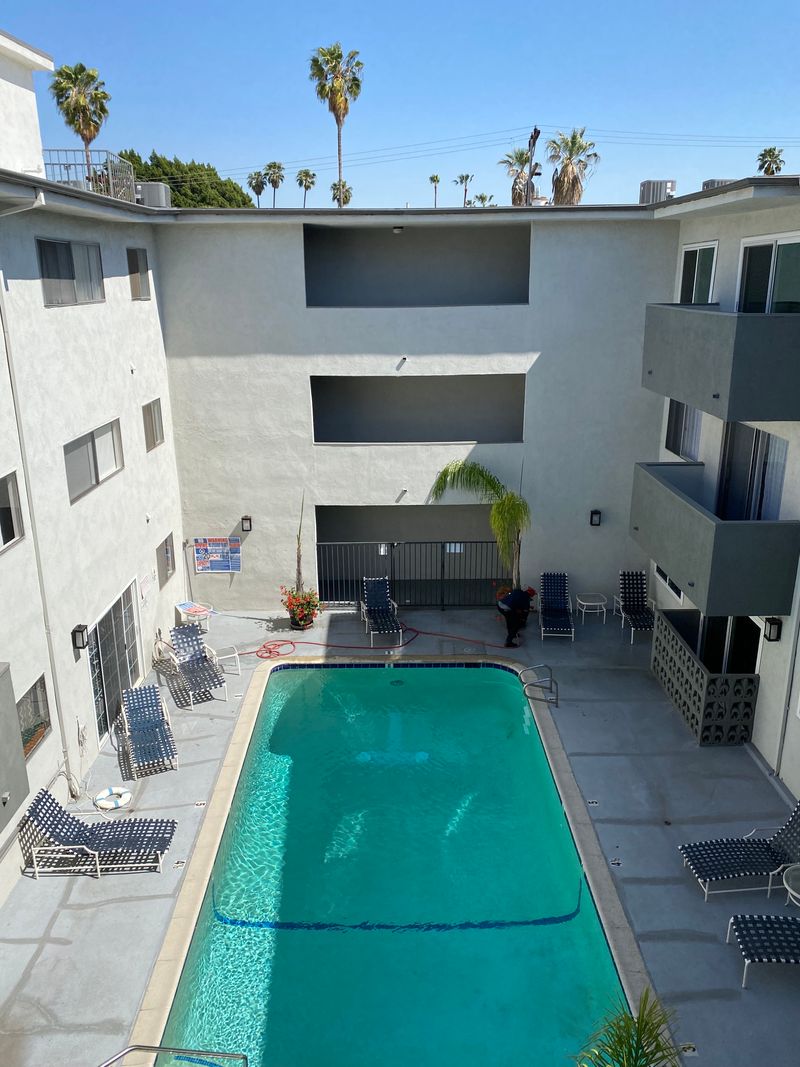 roommates in West Hollywood Private Room in 2Bed.1.5Bath - cirtru.com