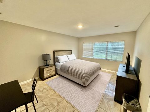 roommates in Undisclosed, Tampa, FL 33617 NEWLY RENOVATED beautiful Hillsborough River Tampa House with Dining area. High-quality & cozy with Office area. (id. 7563) - cirtru.com
