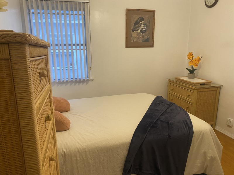 Spacious 2/1 off 10 Fwy & LaCienega