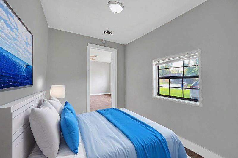 Quiet Houston Home | Workspace + WiFi | Smart TV | 10 Min to Downtown — Settle In Comfortably (id. 13271)