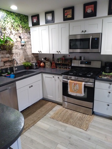 roommates in Huntington Beach Private Room in 2Bed.2Bath - cirtru.com