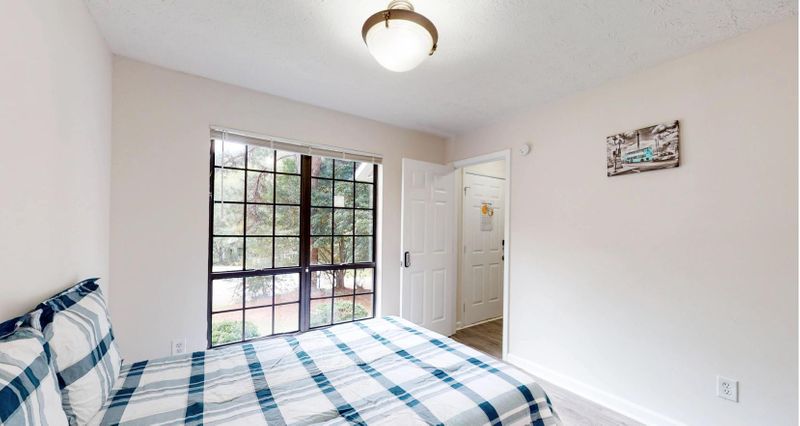 roommates in Undisclosed, Jonesboro, GA 30238 CLEAN AND QUIET HOUSE LOTS OF FREE AMENITIES ℹ PROFESSIONAL SUPER HOST Move-in Fee Waived‼Free High-Speed Internet  Cleaning Services Included (id. 14002) - cirtru.com