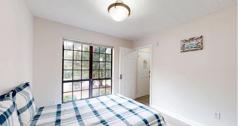 CLEAN AND QUIET HOUSE LOTS OF FREE AMENITIES ℹ PROFESSIONAL SUPER HOST Move-in Fee Waived‼Free High-Speed Internet  Cleaning Services Included (id. 14002)