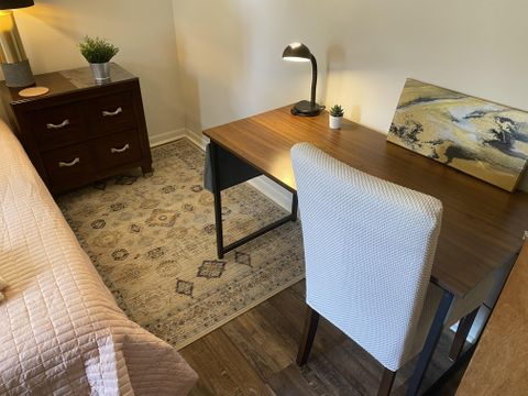 roommates in Undisclosed, Temple Terrace, FL 33617 Utilities Included!  Fast Wi-Fi  Private Parking  Smart Locks
 Minutes to Hard Rock Casino •  Near I-75 •  Close to USF (id. 4193) - cirtru.com