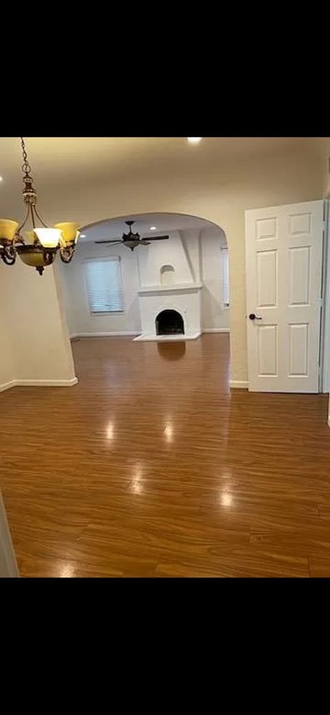 roommates in Los Angeles Private Room in 3Bed.1.5Bath - cirtru.com
