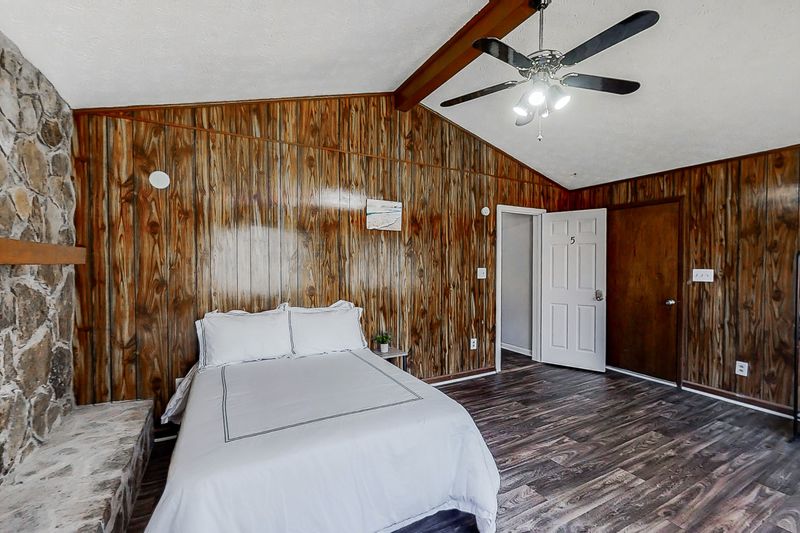 Cozy and Bright Riverdale Home | Furnished, Secure, and Spacious | No Move-In Fee , Free Wi-Fi , Monthly Cleanings , Bus Stops 0.4–0.7 Miles Away (id. 1430)