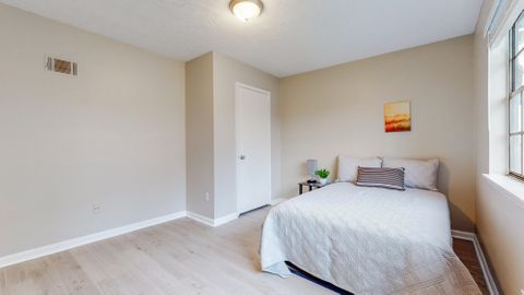 Top Host Spacious Home with Yard & Convenient Access to Local Amenities (id. 1027)