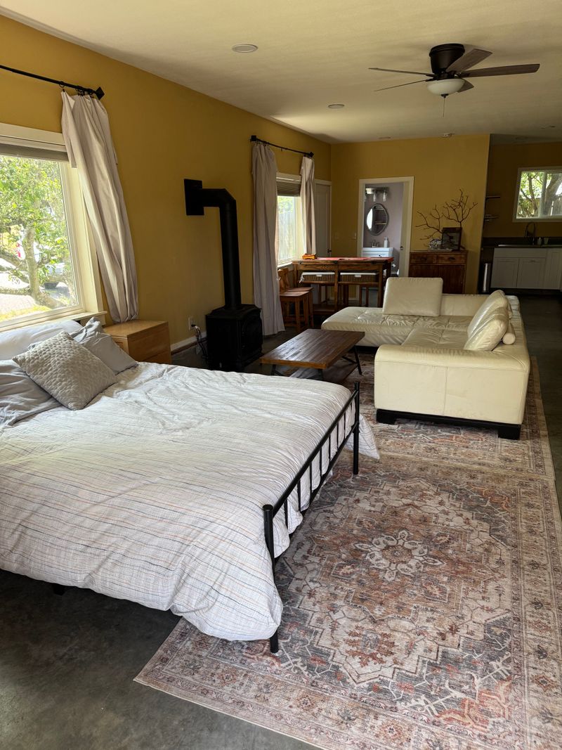 roommates in Crescent City Entire Place 1Bed.1Bath - cirtru.com