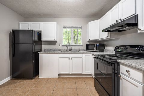 Beautiful House, Perfectly Located Near Transit—Explore Jonesboro Easily! (id. 9042)