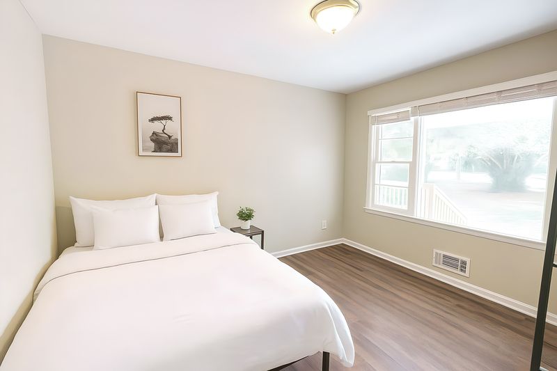 roommates in Undisclosed, Atlanta, GA 30331 Beautiful Wisteria Gardens Home, near Bakers Ferry and Fairburn. Spacious bedrooms, large windows (id. 19870) - cirtru.com