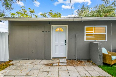 Updated  Smart Tv in Room less than 0.5mi to public transport Free In-unit Laundry & Comfy Home! (id. 5929)