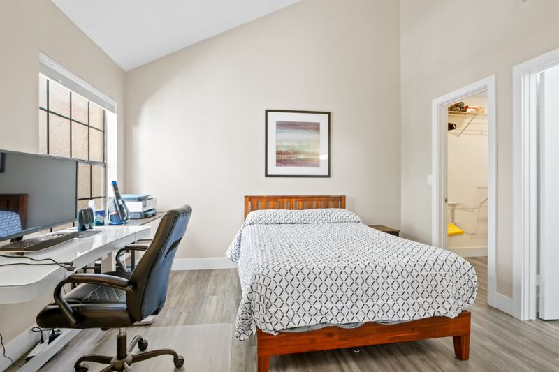 roommates in San Clemente Private Room in 2Bed.2Bath - cirtru.com