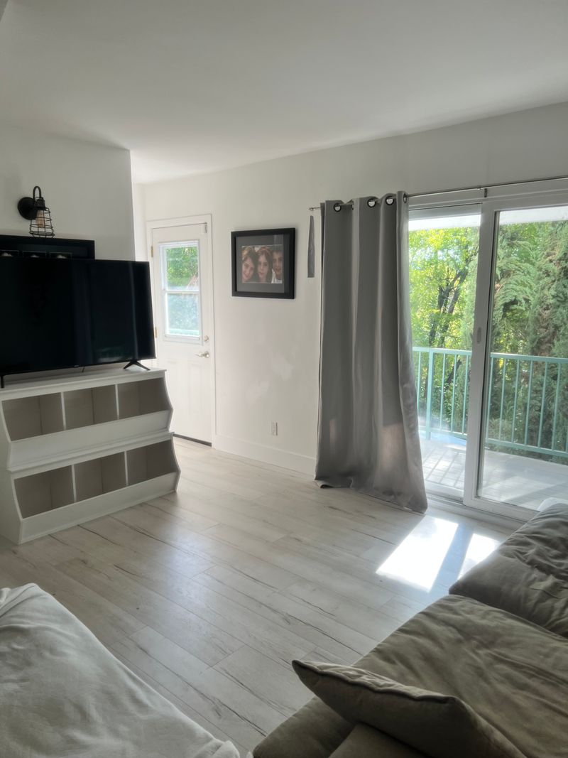 roommates in Woodland Hills Private Room in 5Bed.2.5Bath - cirtru.com