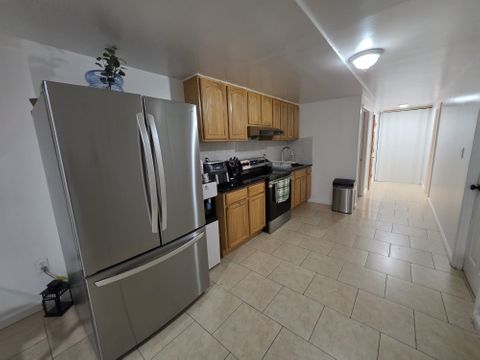 Private Room in 3Bed.1Bath