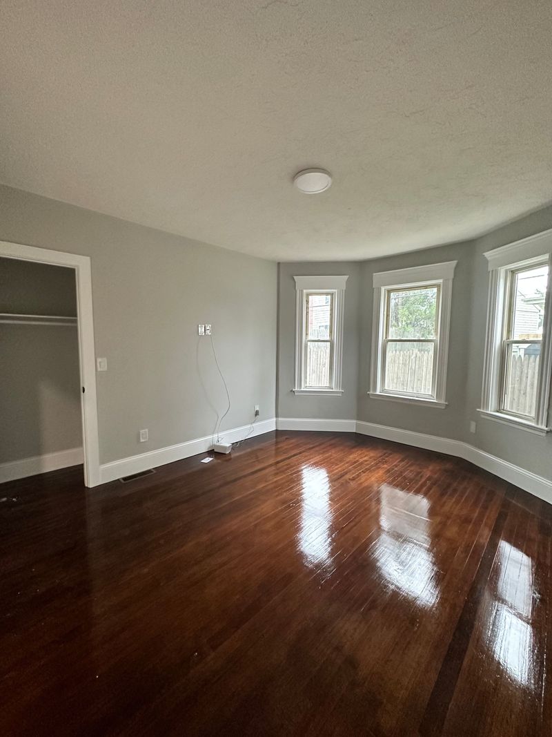 roommates in Winthrop Room5Bed.2Bath - cirtru.com