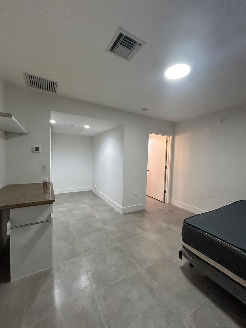 roommates in Miami Springs Private Room in 1Bed.1Bath - cirtru.com