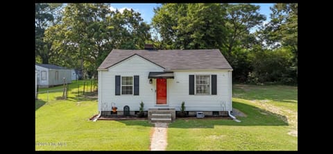 Entire Place 2Bed.1Bath