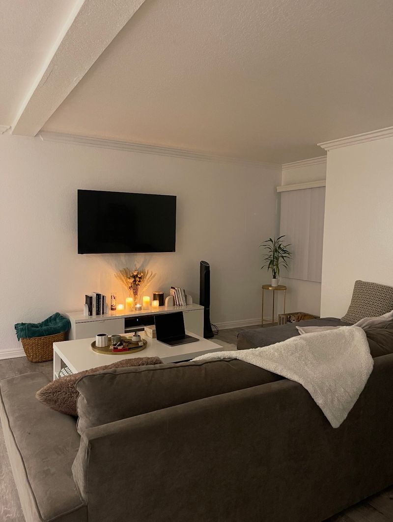 roommates in Sherman Oaks Private Room in 2Bed.2Bath - cirtru.com