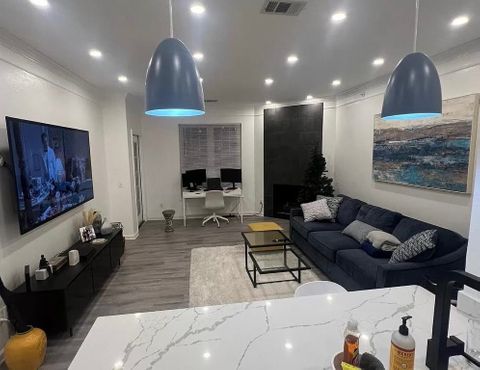 Private Room in 2Bed.2Bath