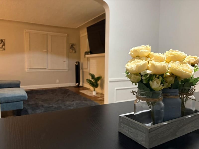 Morningside Pointe: furnished rooms on a quiet east-side street (id. 42758)