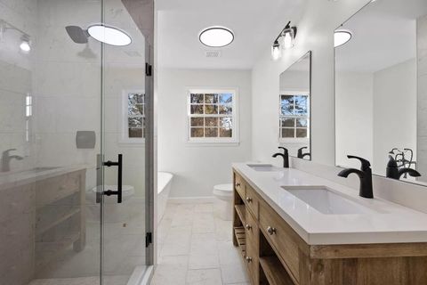 Live in All Female Durham Home (id. 18744)